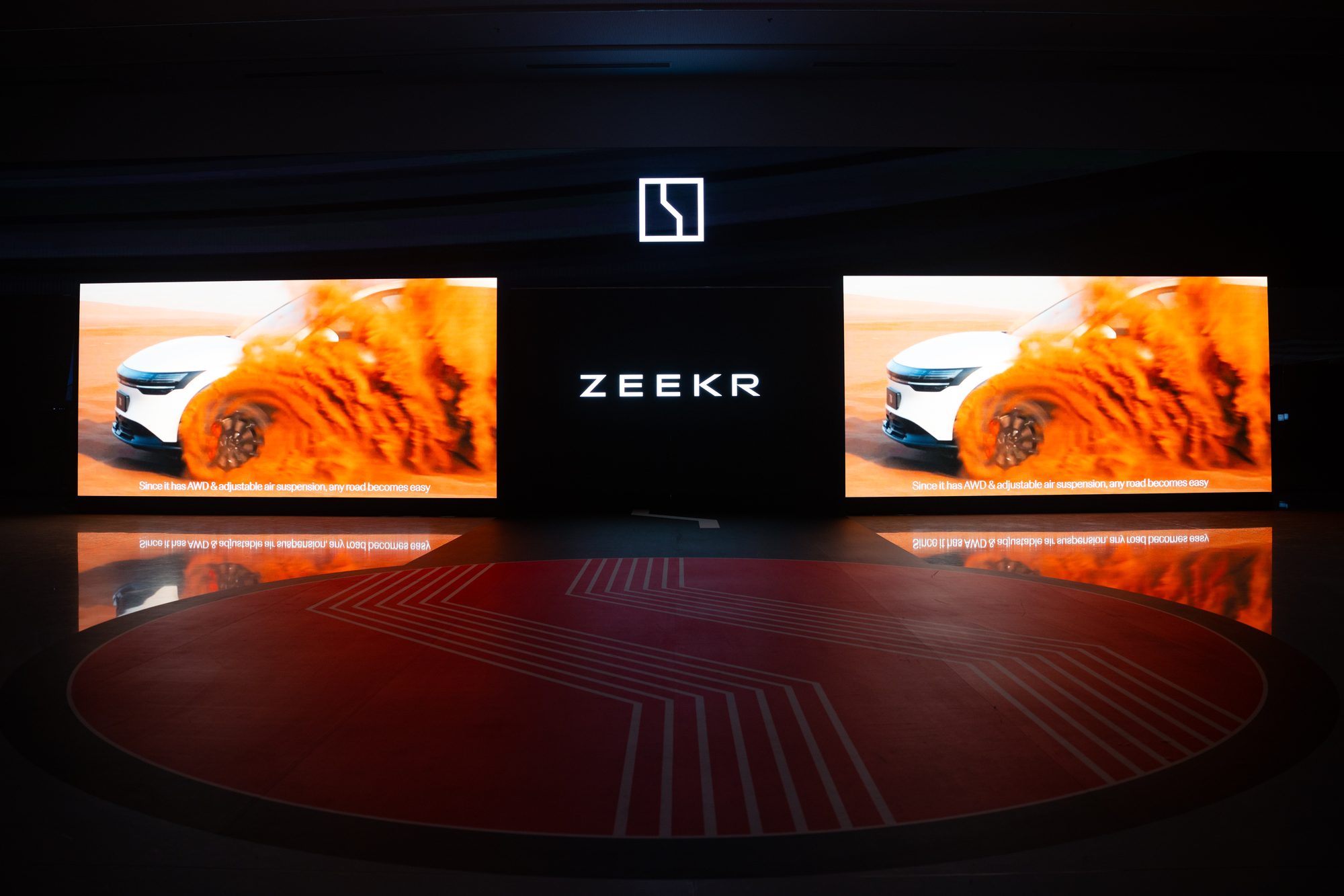 ZEEKR 7X detail under show lighting